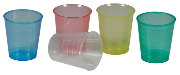 Medizinbecher mit Graduierung