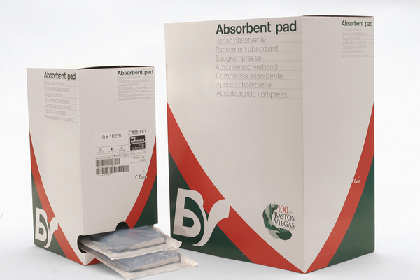 Saugkompresse mit nicht haftender Lage