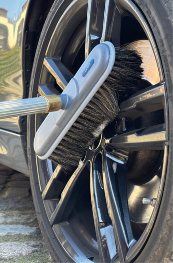 LEWI Waschbrüste Soft mit Wasserdurchlauf